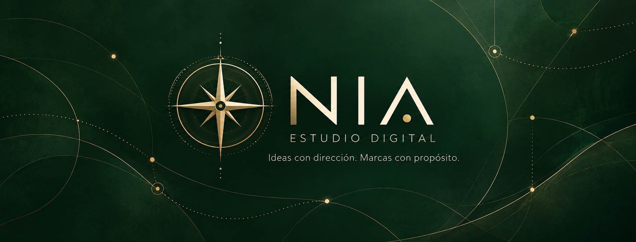 Brújula dorada de Nía Estudio Digital. Ideas con dirección. Marcas con propósito.